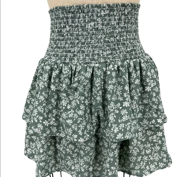 🩶 Pink Lily ‘Garden Fate’ Green Tiered Floral Skirt || Size Large 🌸 - Picture 3 of 10